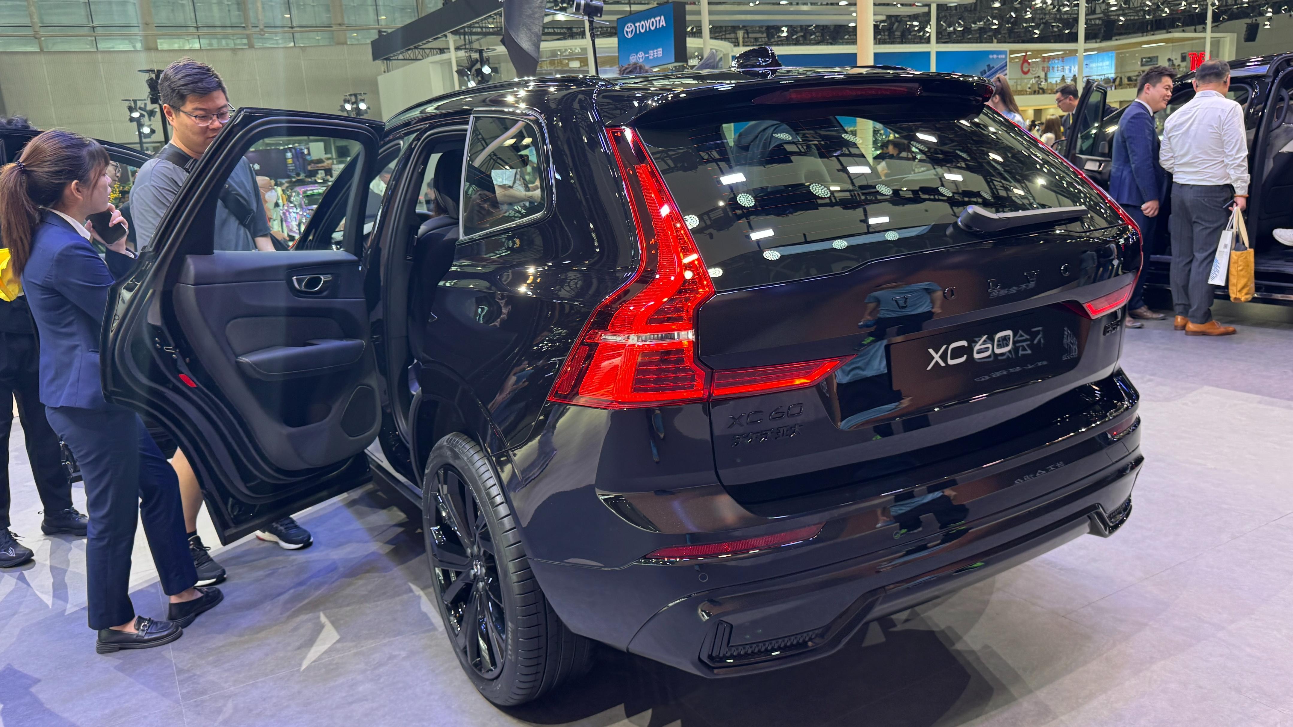 售價(jià)42.59萬(wàn)元！沃爾沃XC60 B5智遠(yuǎn)極夜黑版在廣州車(chē)展上市