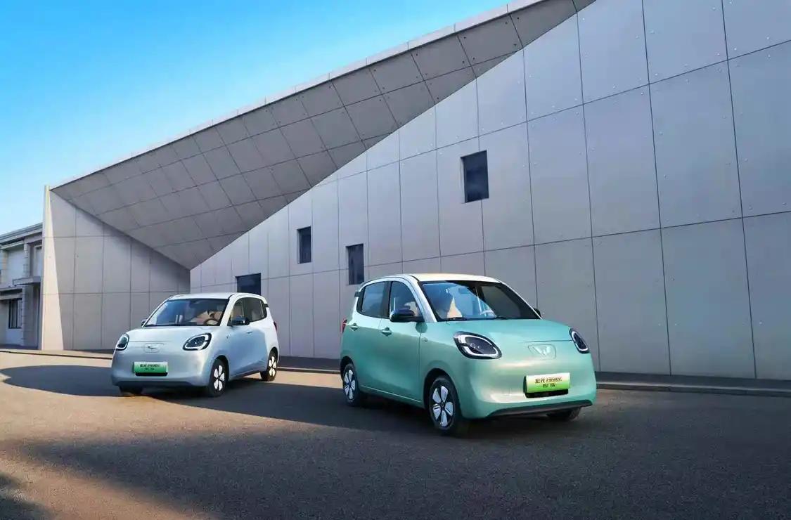 售價(jià)4.48萬元起！全新五菱宏光mini EV 四門版正式上市