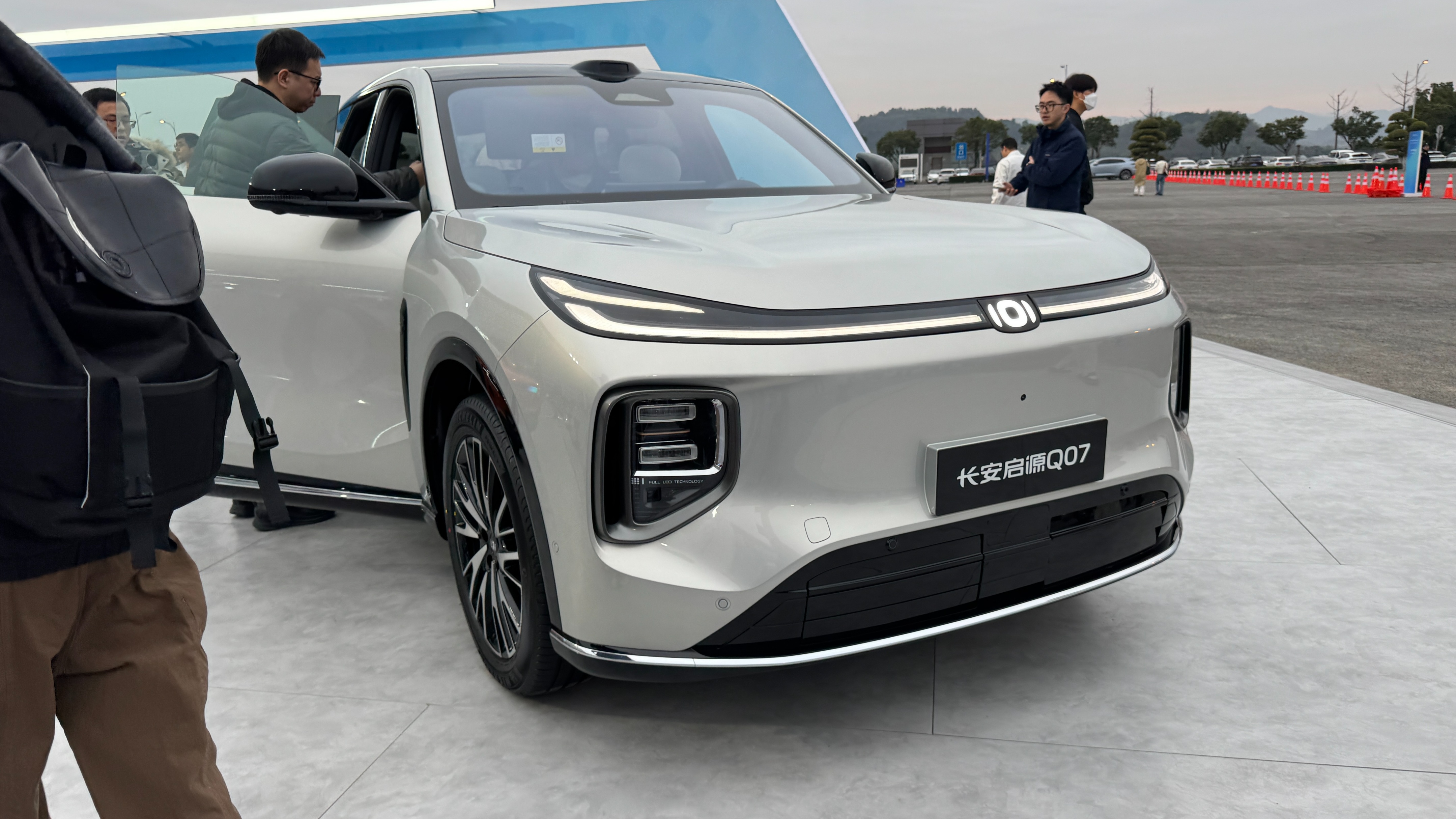 長安未來3年推出10款智駕版車型！首款車型啟源Q07正式亮相