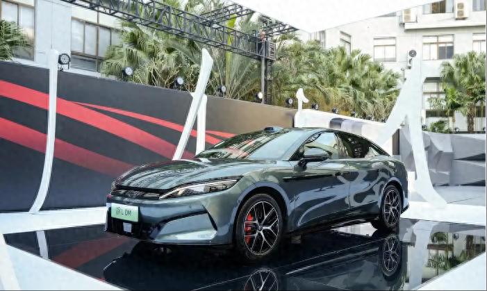 預售價27萬元起！比亞迪全新轎車漢 L EV開啟預售