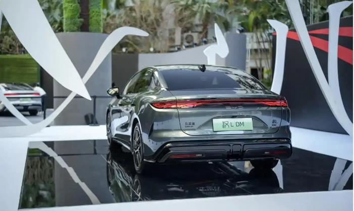 預售價27萬元起！比亞迪全新轎車漢 L EV開啟預售