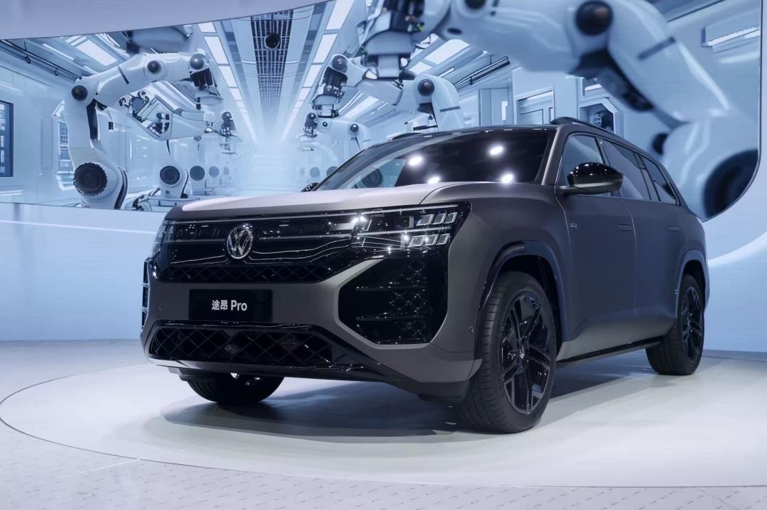 上海車展正式啟幕 上汽大眾亮相車型款款“王炸”