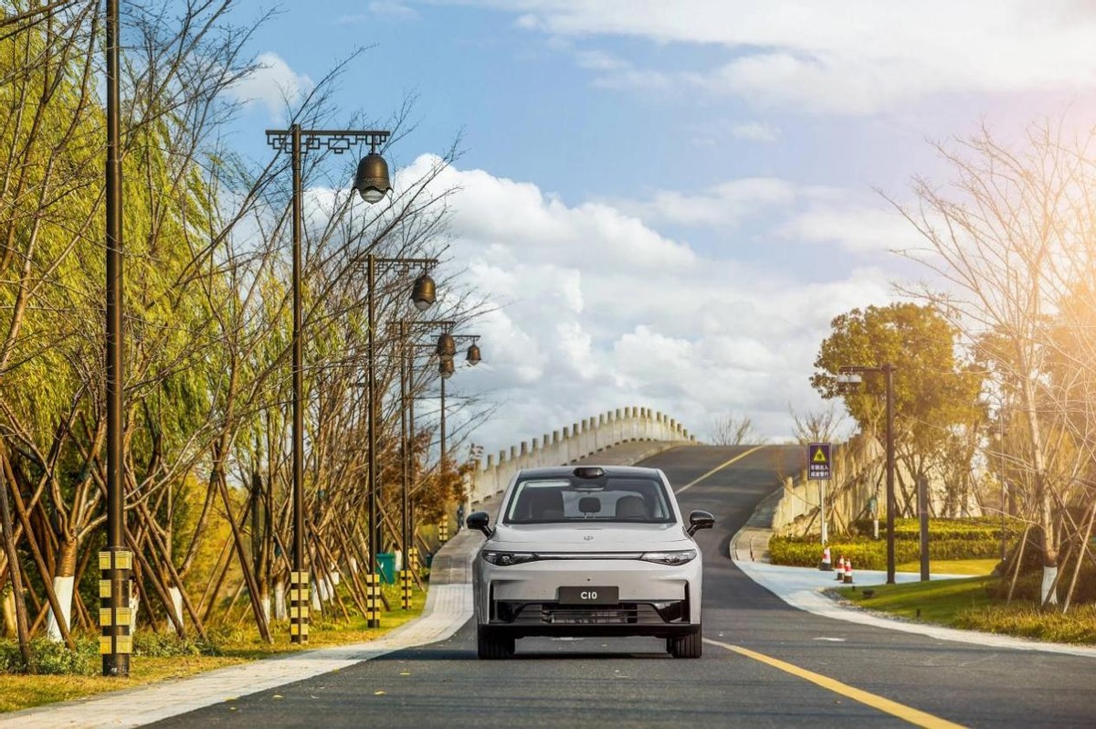 15萬(wàn)預(yù)算買(mǎi)混動(dòng)SUV 最終我選擇了零跑C10
